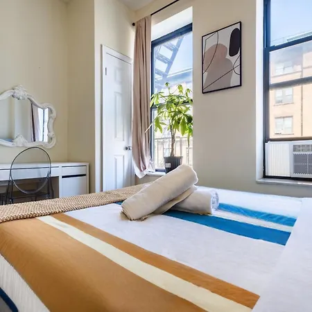Spacious 4Bd Gem In Manhattan